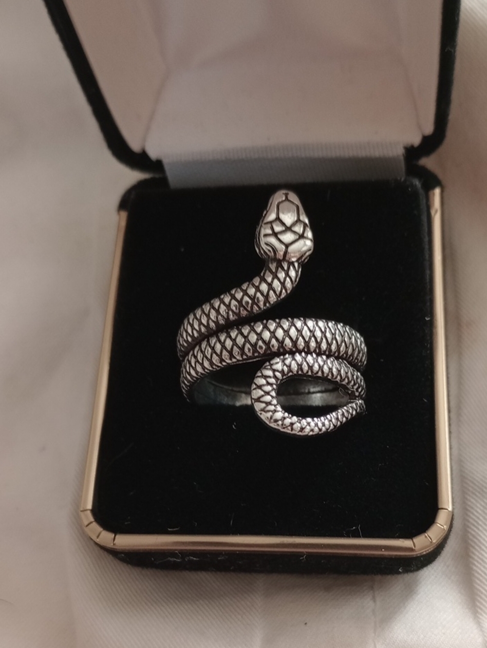 🧡3/$15 CHARMING CHARLIE Cobra Statement Ring. Size 8